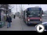 Посмотреть это видео на youtube.com В Калининграде пригородная пассажирская компания пошла на эксперимент. Специальные автобусы в утренние часы «пик» теперь забирают людей с окраин