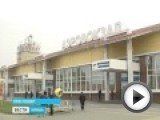 Посмотреть это видео на youtube.com В Краснодаре из-за тумана и низкой видимости сегодня задерживаются авиарейсы. Уже известно, что опаздывают с вылетом лайнеры в Москву и Новый