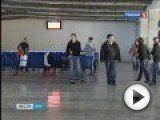 Посмотреть это видео на youtube.com Небывалый снегопад в Москве внес изменение и в расписание ростовского аэропорта . Задержаны пять утренних рейсов из столицы